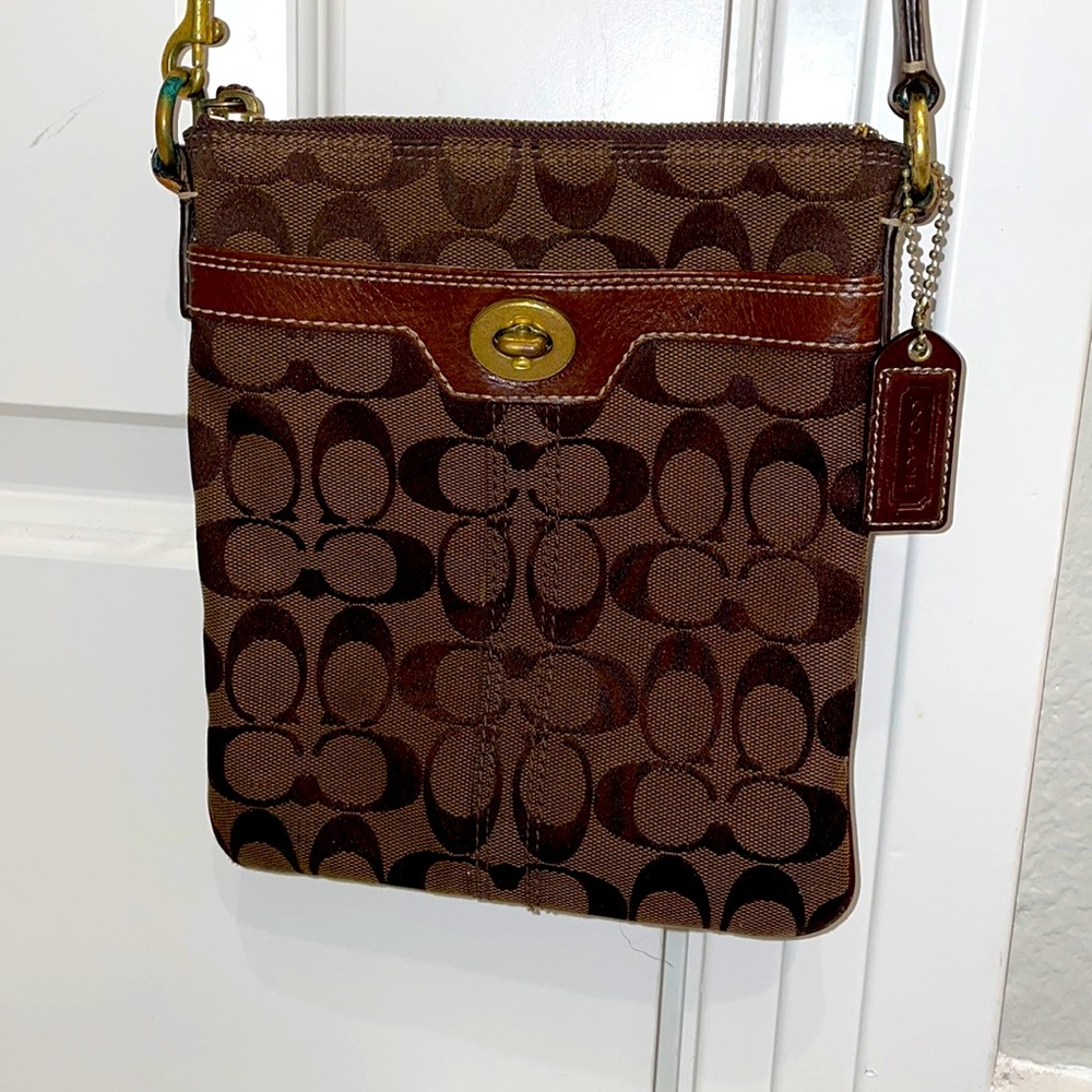 2000’s Classic Brown Coach Crossover Purse